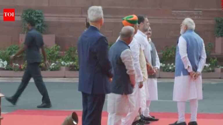 Rare interaction between Modi and Rahul breaks the internet