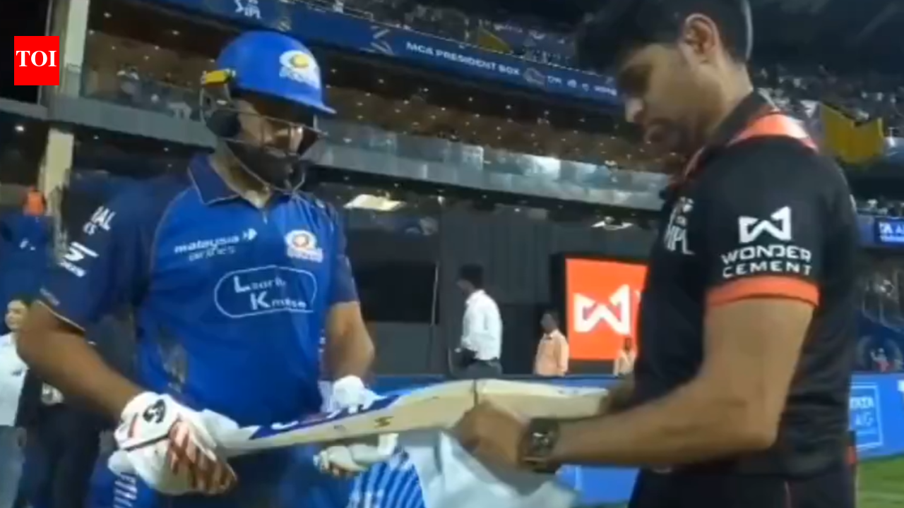 Rohit Sharma frustrated as bat fails eligibility check ahead of MI chase against RCB