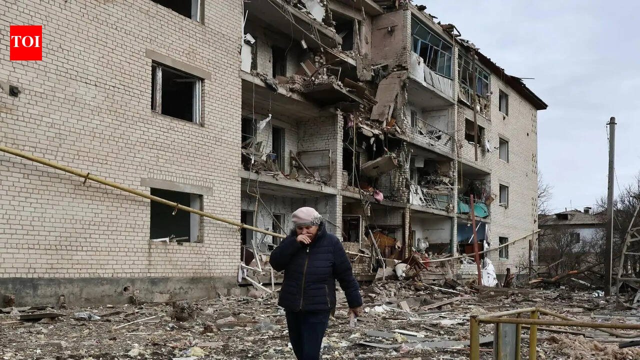 Russia kills 17 in Ukraine missile and drone attacks