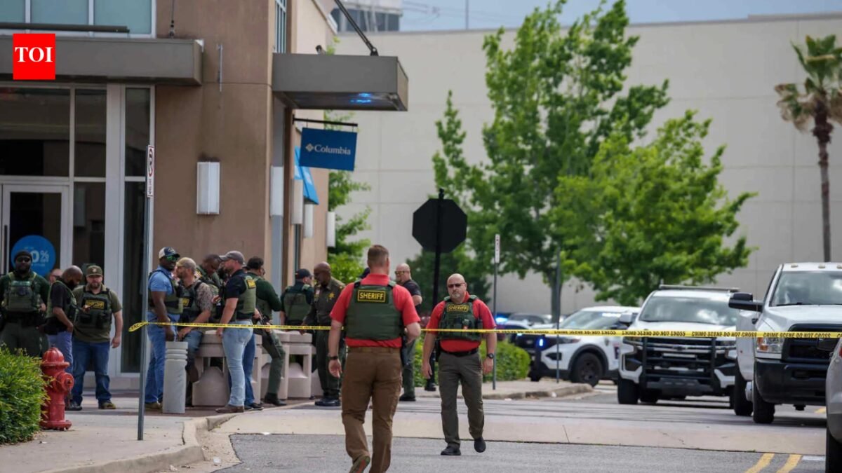 Shooting at Louisiana Mall food court leaves 1 dead, 5 injured
