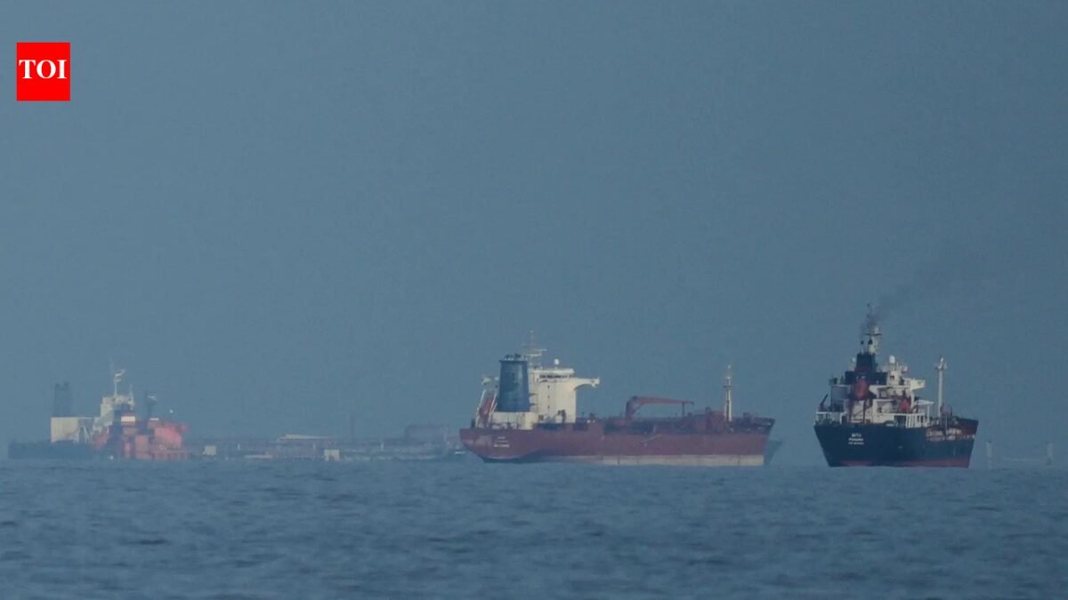 US Navy destroyer intercepts two oil tankers trying to leave Hormuz; orders them to turn back | World News