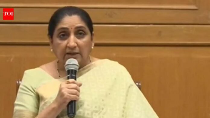 With just an hour left for Baramati contest, Congress withdraws

