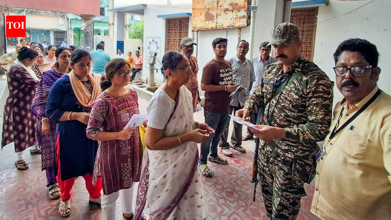 With no re-poll proposal, Bengal, EC say Tamil Nadu breaks 'past pattern'