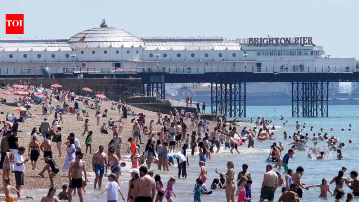 Deadly UK heatwave: Nine dead after multiple water incidents over bank holiday weekend, emergency warning issued