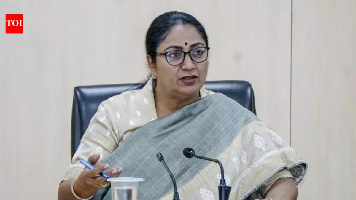 Delhi Chief Minister Rekha Gupta condolences 9 deaths in Vivek Vihar fire, assures relief and support