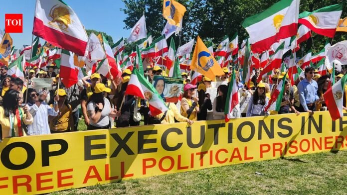 Faced with war, Iran's crackdown on Baha'is continues to escalate

