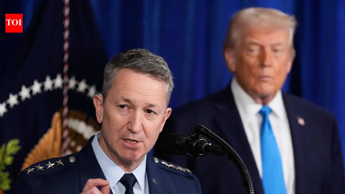 Former CIA analyst makes explosive remarks, Gen. Dan Cain 'shoots down' proposal