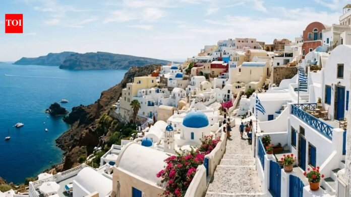 Greek island houses: Why Greek island houses are painted blue and white: The surprising history has more to do with survival than beauty | World News

