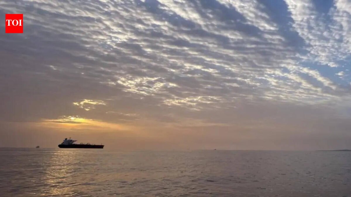 Iranian supertanker breaks US blockade carrying $220 million worth of oil