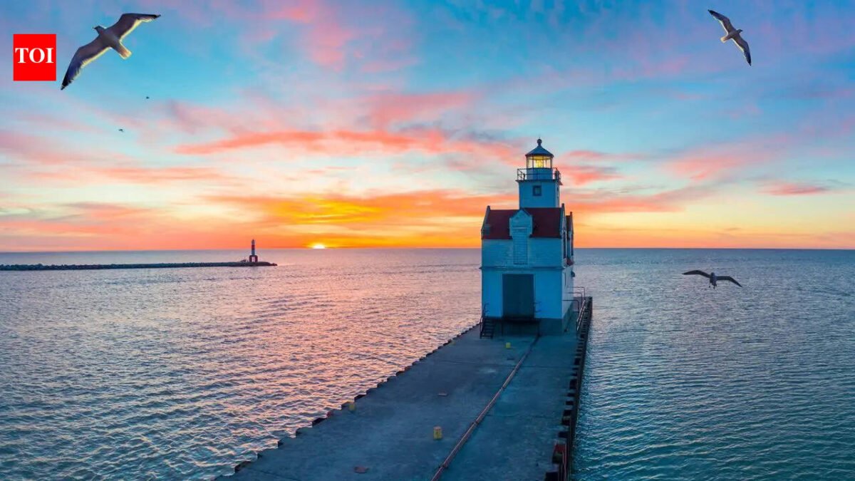 Lakes Bigger than Rhode Island: 6 Lakes in the U.S. Bigger than Rhode Island: Lake Huron and Lake Michigan Nearly 15 Times Bigger | World News