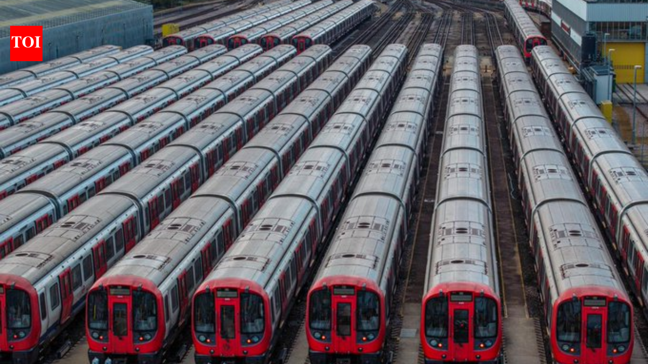 London Underground strike suspended after last-minute talks between TfL and RMT