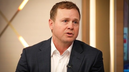 Los Angeles mayoral race intensifies, Spencer Pratt caught lying; new poll focuses on Karen Bass, Nithya Raman