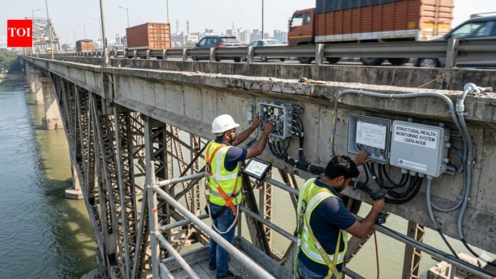 New Hampshire's old major bridge to have smart sensors to issue early warning alerts

