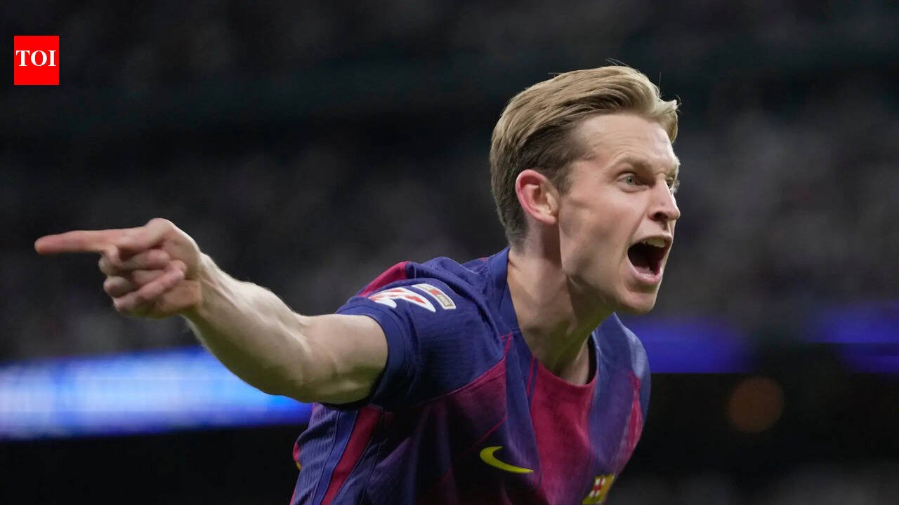 "This El Clasico is special because we can win La Liga": De Jong exclusive