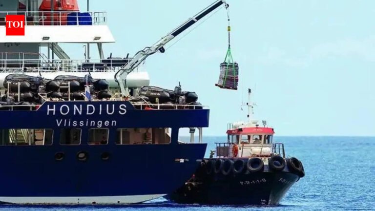 Two more passengers evacuated from cruise ship test for hantavirus+