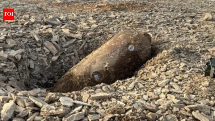 UK: 1,200 homes evacuated after WWII bomb found at Plymouth building site


