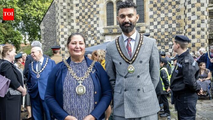 UK: Former mayor jailed for three years for helping son hide evidence of teenage rape

