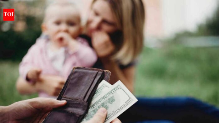 US to revoke passports of thousands of parents for failure to pay child support, starting with debt exceeding $100,000

