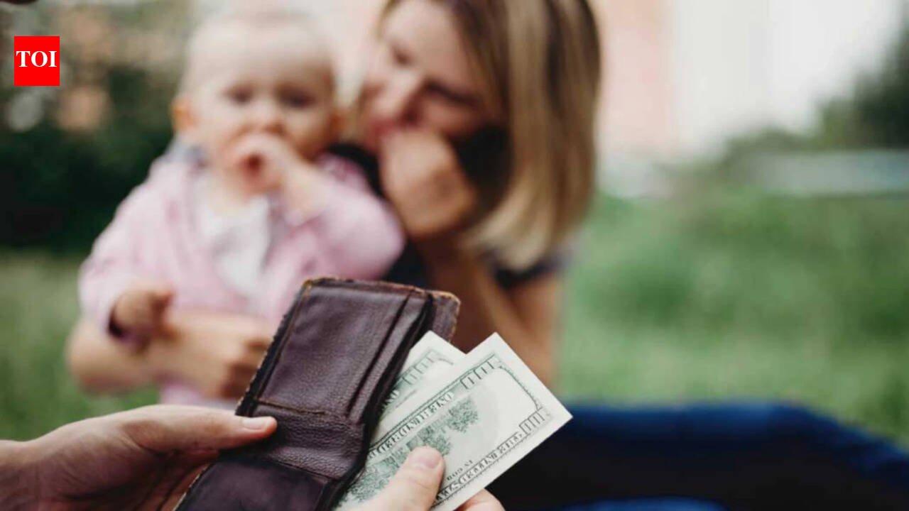 US to revoke passports of thousands of parents for failure to pay child support, starting with debt exceeding $100,000
