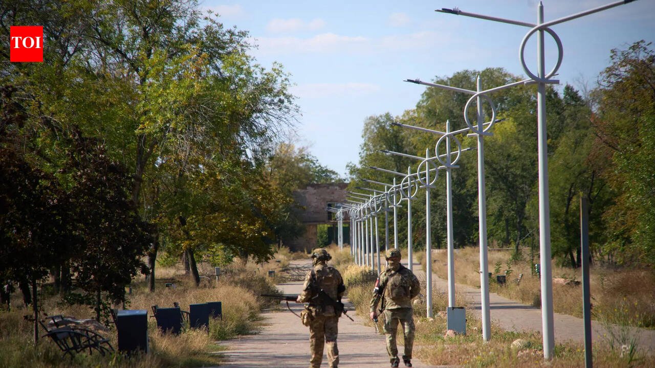 Ukraine and Russia declare ceasefires ahead of Victory Day in Moscow