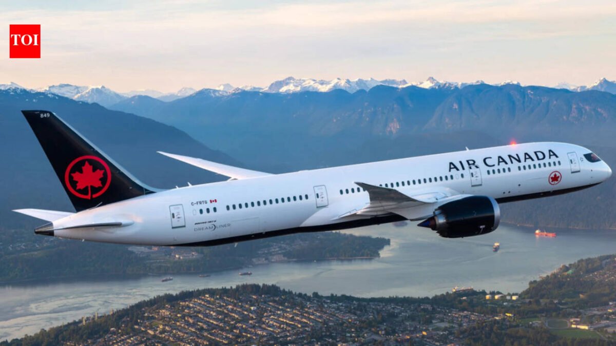Air Canada flight swerves mid-air after pilot suffers epileptic seizure; passengers start 'praying'