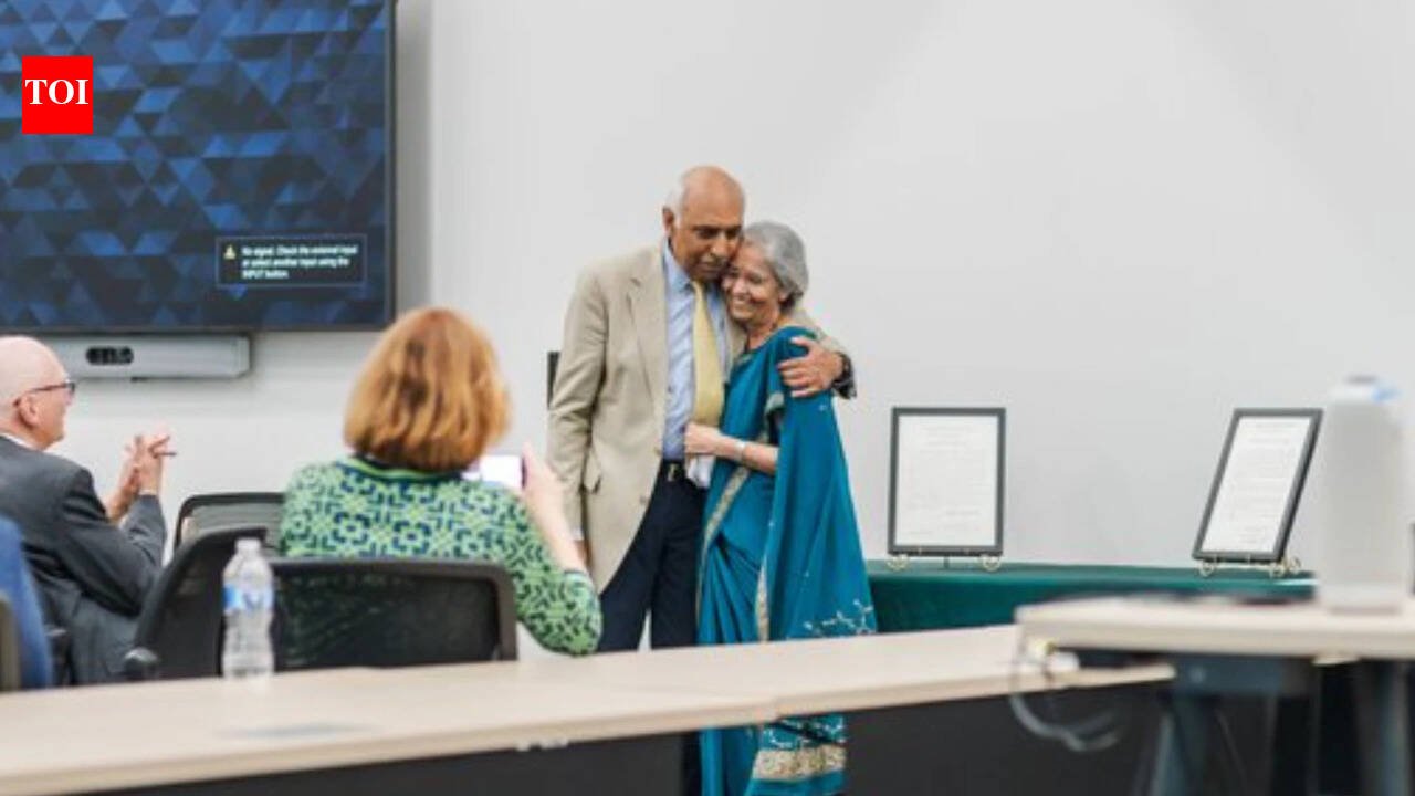 An Indian doctor couple donates US$500,000 to American medical schools: "It is very meaningful to give back in a small way"