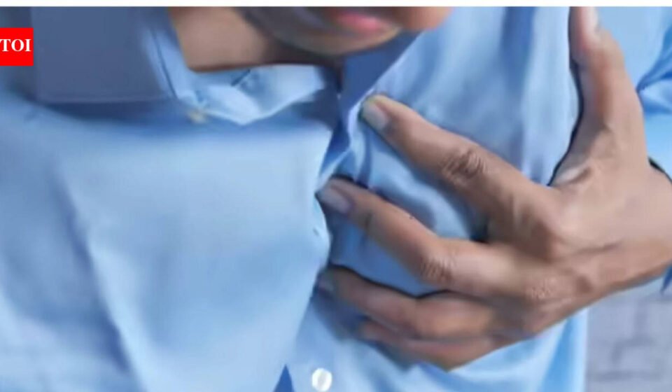 'Complaining of pain in left arm': Kerala expatriate collapses after playing badminton in UAE, dies of cardiac arrest