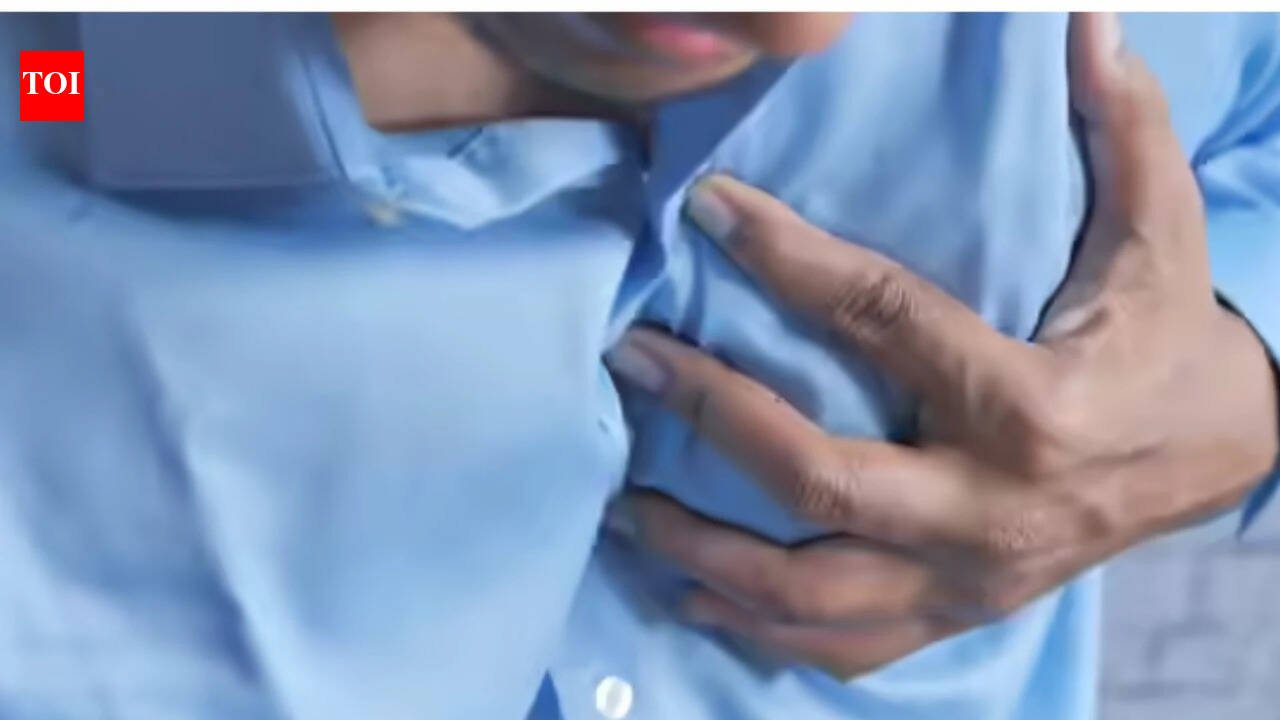 'Complaining of pain in left arm': Kerala expatriate collapses after playing badminton in UAE, dies of cardiac arrest