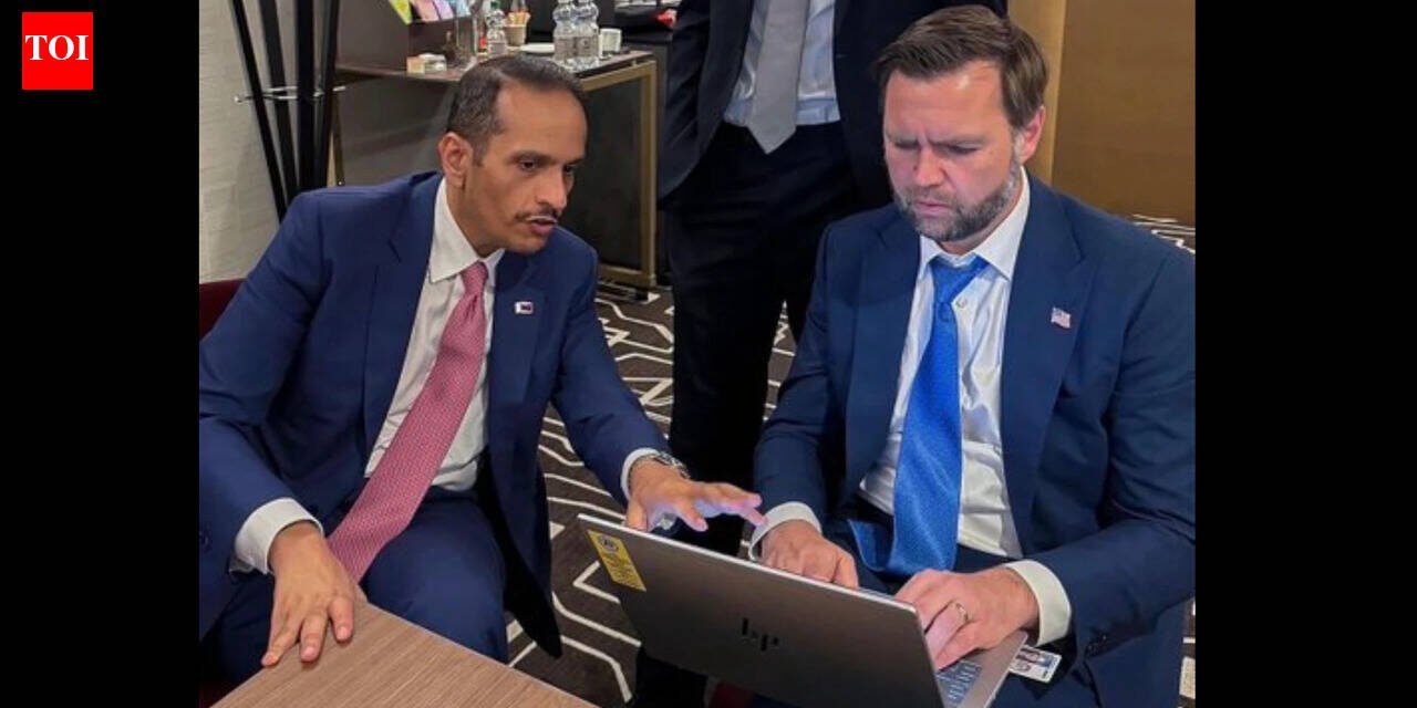 Doesn't the VP have its own login? J.D. Vance - Weird details in Jared Kushner photos spark concern