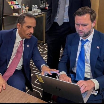 Doesn't the VP have its own login? J.D. Vance - Weird details in Jared Kushner photos spark concern