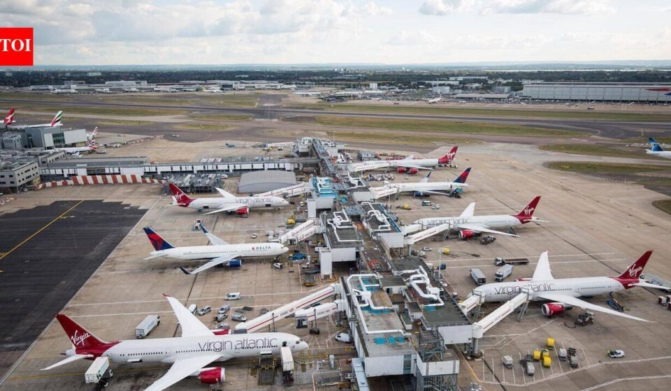 Heathrow flight delays: Hundreds of flights delayed at Heathrow and Gatwick as thunderstorms hit southern England World News