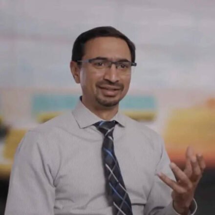 Indian-born Dr. Ashok Muralidaran criticized for wronged heart surgery in Oregon: 'India awards fake degrees'