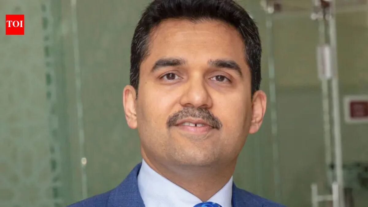 Indian-origin billionaire announces Dh1 million aid to UAE road accident victims: 6 Indians among 7 killed World News