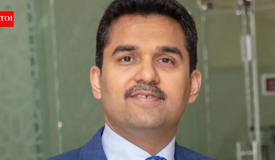 Indian-origin billionaire announces Dh1 million aid to UAE road accident victims: 6 Indians among 7 killed World News