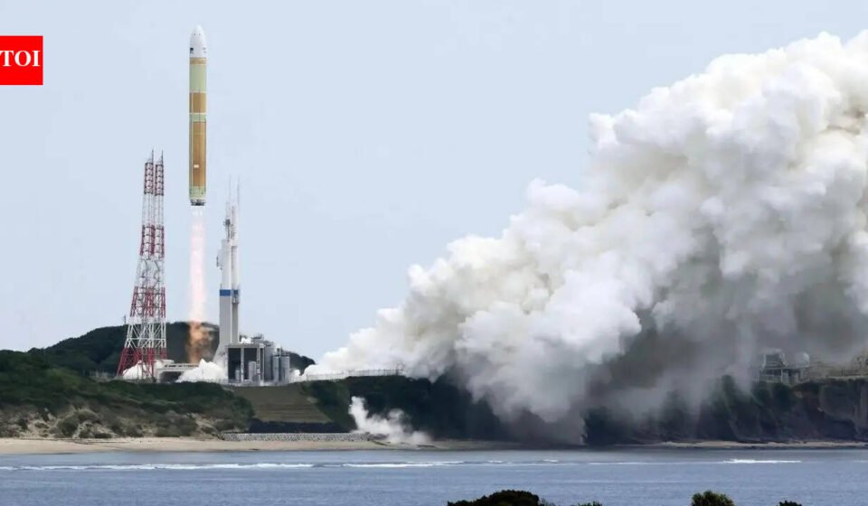 Japan's H3 rocket: Japan's struggling flagship H3 rocket returns to flight with debut of low-cost model