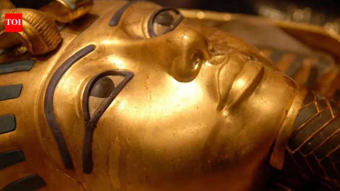 King Tut's desert glass was born from cosmic explosion: New zircon discovery sparks fierce debate World News

