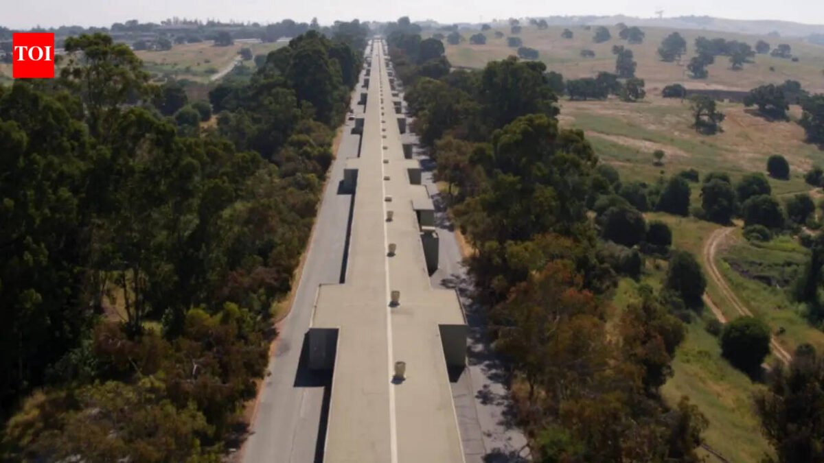 Klystron Gallery: Inside California's 3-Kilometer Straight Corridor: 40-Minute Walk Through the Never-Bending Klystron Gallery | World News
