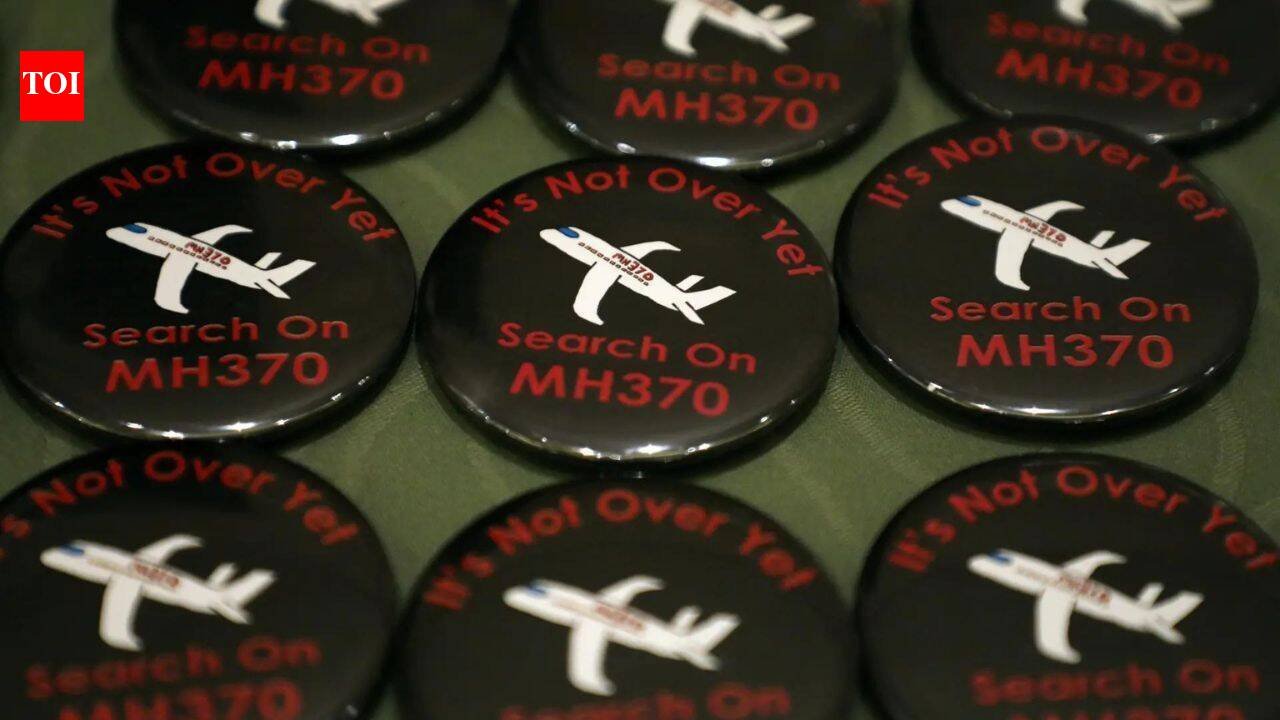 MH370 Malaysia: 'Close next of kin': Malaysia extends MH370 search for another year