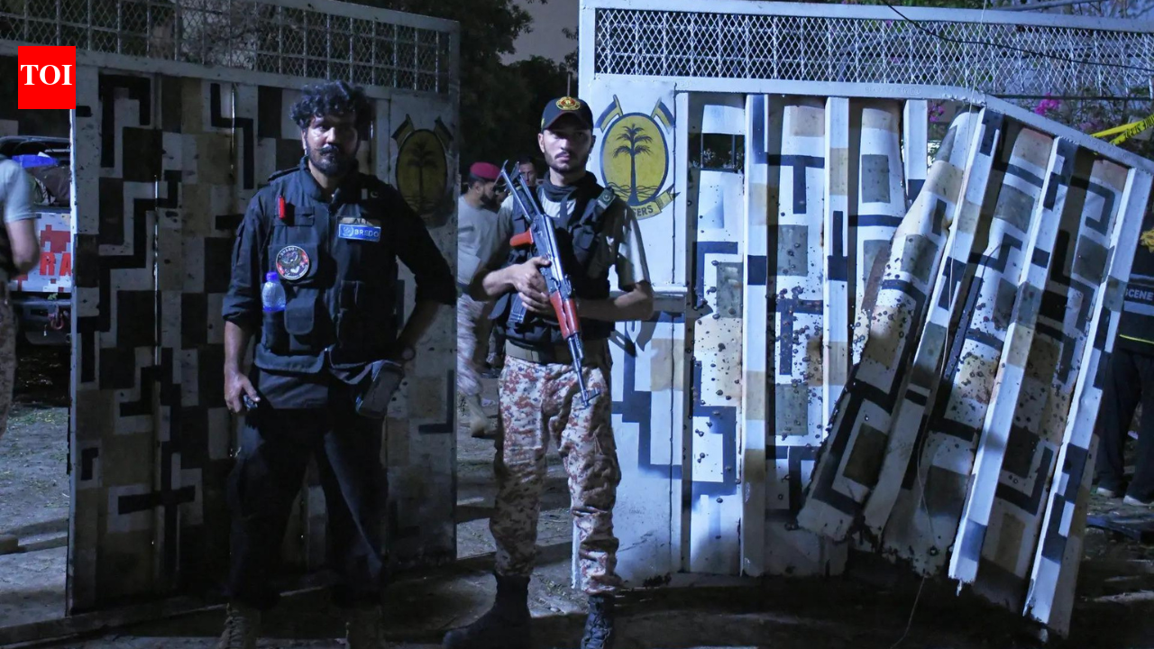 Pakistan: A 90-minute gun battle broke out at the Rangers headquarters in Karachi, in which 4 soldiers and 6 terrorists were killed
