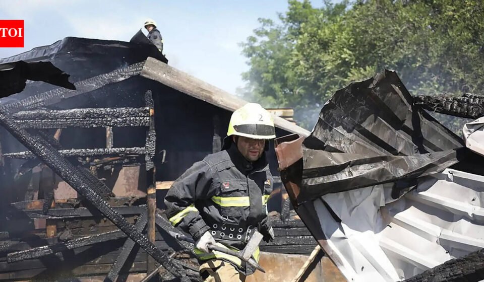 Russia launches new attacks in Dnipro and Zaporozhye, Ukraine, killing at least 9