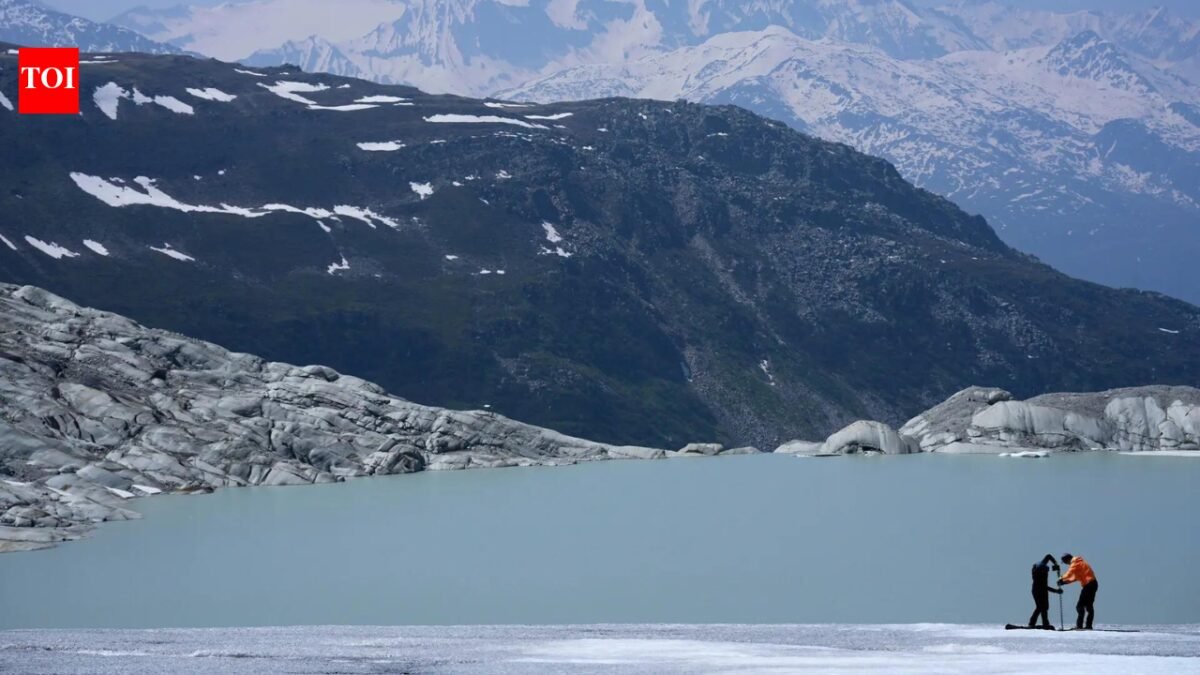 Swiss glaciers: Climate crisis worsens extreme heat in Europe, Swiss glaciers shrink