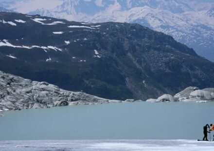 Swiss glaciers: Climate crisis worsens extreme heat in Europe, Swiss glaciers shrink