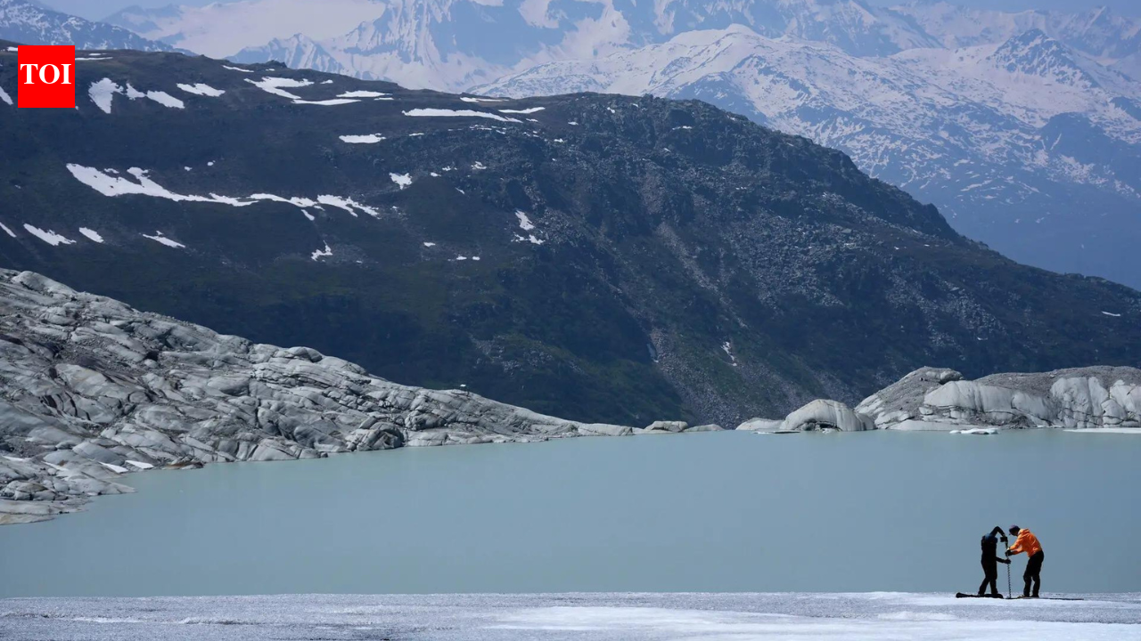 Swiss glaciers: Climate crisis worsens extreme heat in Europe, Swiss glaciers shrink