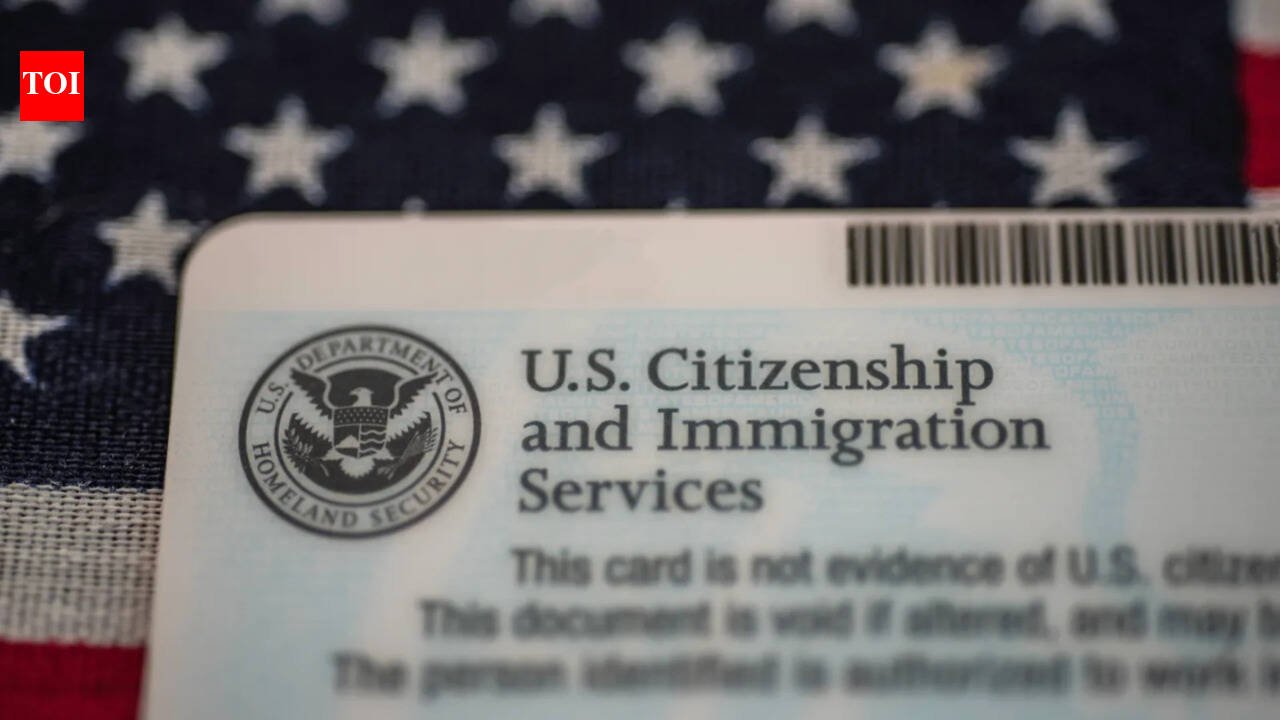The Trump administration cracks down on "birth tourism" and revokes hundreds of visas: "No foreigners allowed to enter..."