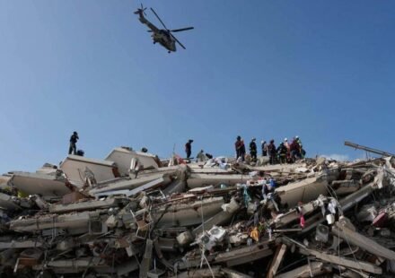 'They were taking selfies, not helping': Victims of Venezuela earthquake angry as death toll reaches 1,430