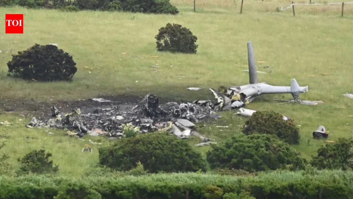 Three British naval personnel killed in helicopter crash during training exercise in Devon, UK Ministry of Defense confirms World News