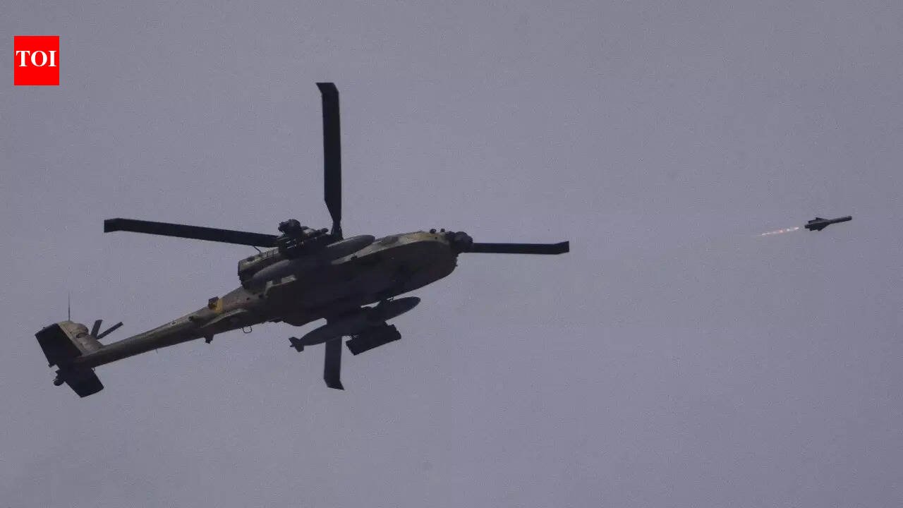 US Apache helicopter crashes near Strait of Hormuz: report