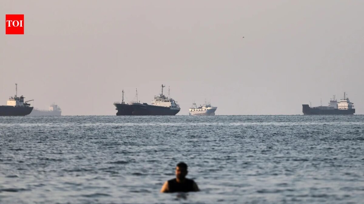 US uses Iran-style covert transfer to move 90 million barrels of oil out of Gulf: report