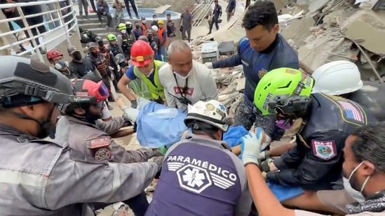 Venezuela earthquake latest: Two 11-year-old boys found alive days later; search for survivors continues