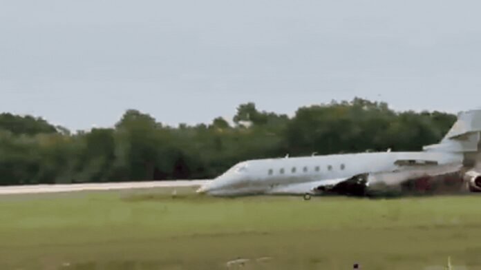 WATCH: Private plane crashes in Dominican Republic, pilot and co-pilot killed


